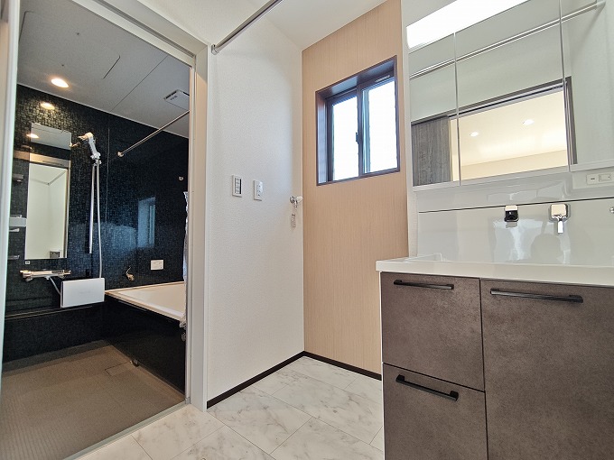 ZEH水準〗【駐車3台以上＆道が広い】(熊本市南区)スシロー熊本富合店